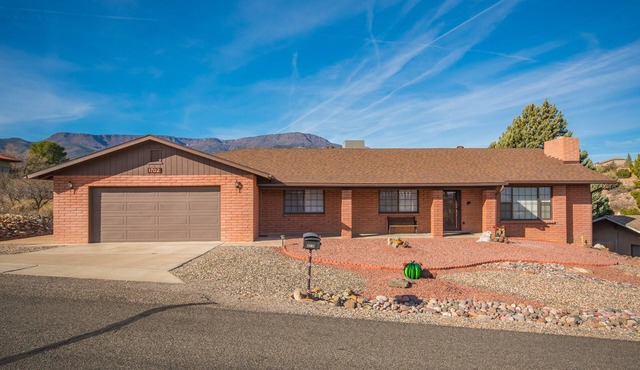 Mingus Mountain Vista: Views, Shopping, Relaxation. 20 Minutes to Sedona
