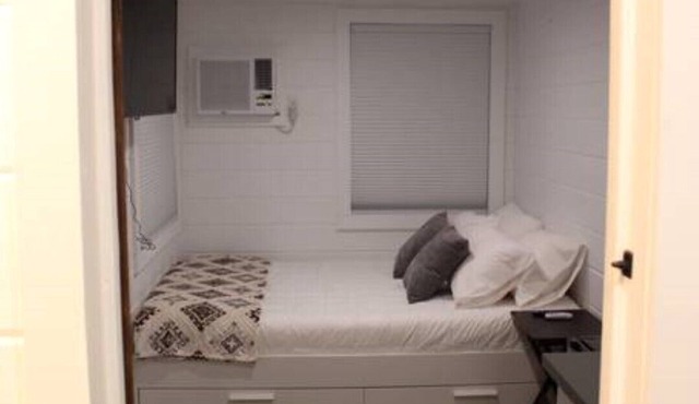 Mini farmhouse style container Homes #4