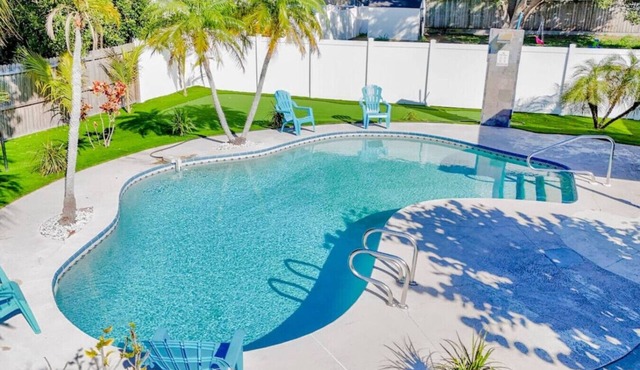 Mini-Golf 2/1 with Heated pool.