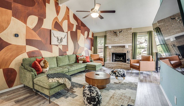 Mini Golf, Arcade & Fire Pit! San Antonio Home