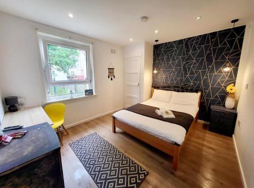 Mini hotel with home facilities in Hamilton West