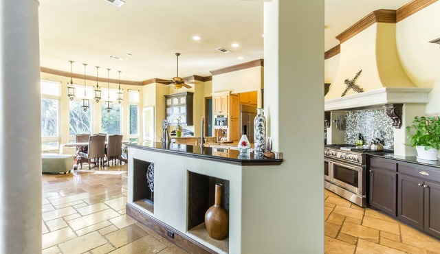Mini Mansion In Dallas Hill Country