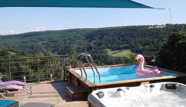 Mini panorama studio with pool