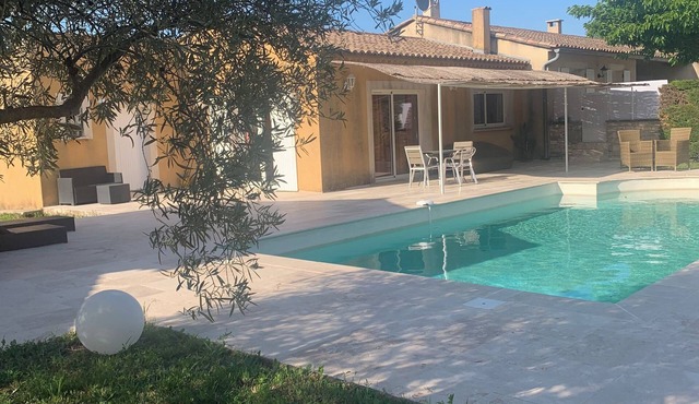 Mini Villa à Aiguèze Avec Piscine Privée et vue sur le Village