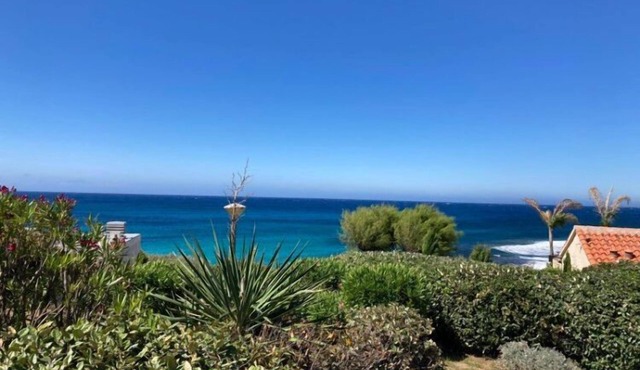 Mini-villa Bord de mer vue mer et Montagne Marine de Sant Ambroggio Lumio