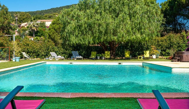 Mini-villa of 52 m² for 2-4 people with pool and spa, close to the beach