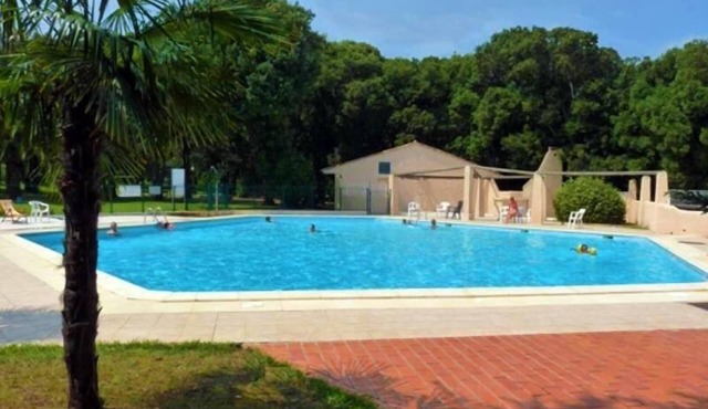 mini-villa with A/C in tree-planted residence - swimming pool, seaside, Corsica