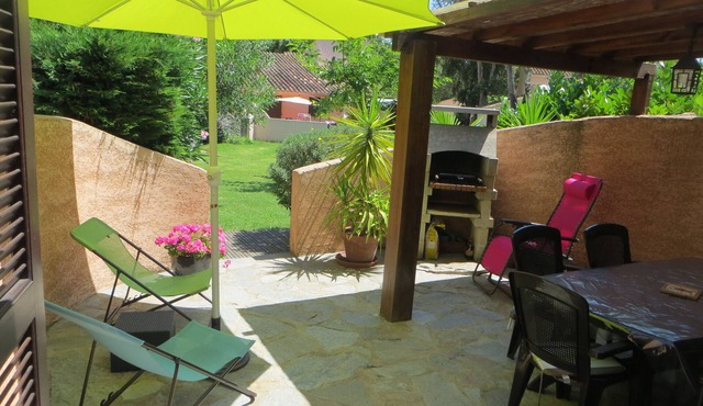 Mini-villa with pool by the sea at the Port of Taverna - Costa Verde