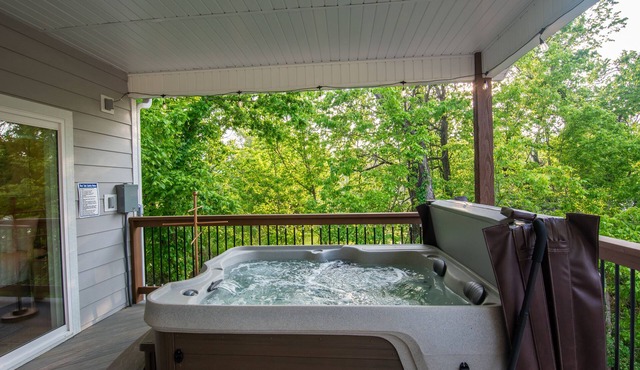 Mini Waves | Lakefront, Hot Tub, Near Downtown Branson and the Landing