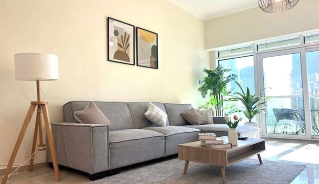 Minimal Classic 1-Bed 5mins walk to DMCC metro, JLT Dubai