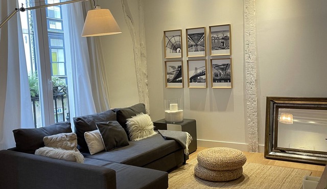 Minimalist apartment in the heart of Bilbao, metro and parking at 50m