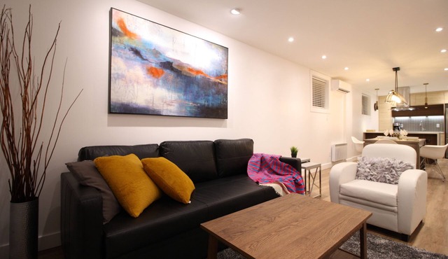 Minimalist-Contemporary 2-bedroom Rosemont.