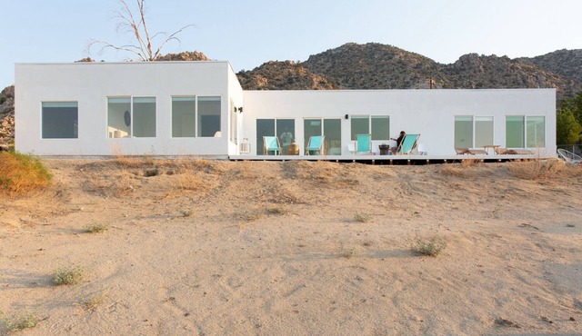 Minimalist desert retreat