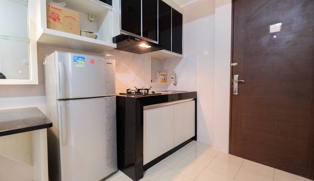Minimalist Studio Room at Sunter Park View Apartment