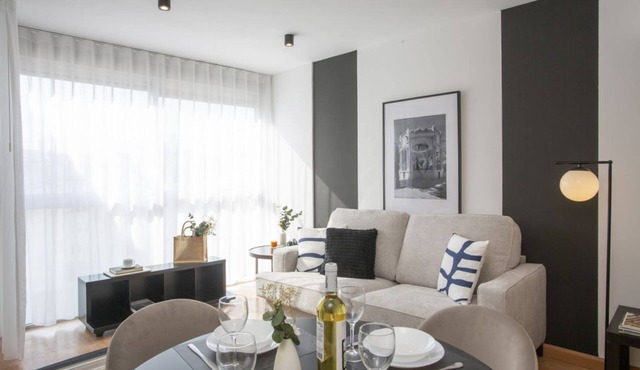 Minimalist twin studio in Castellón
