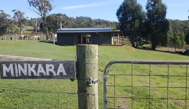 Minkara Homestay - bush retreat fully self contained cabin on 10 acres