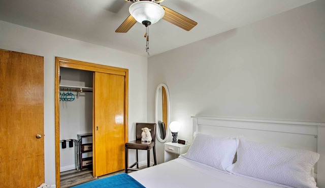 Minneapolis Apt by Bus Stop - 15 Min to Downtown!
