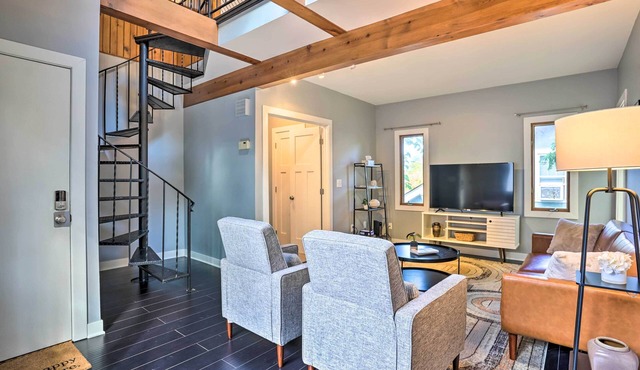 Minneapolis Townhome w/Loft < 3 Mi to Dtwn!