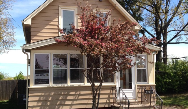 Minnesota Point Beach House 1-Spectacular Lake Superior View