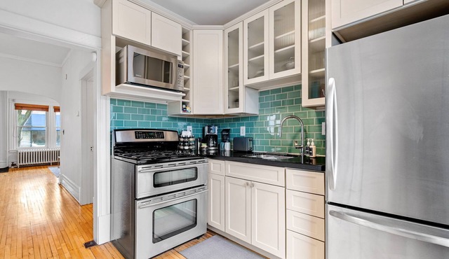 MINNeSTAY | Eat Street Suites
