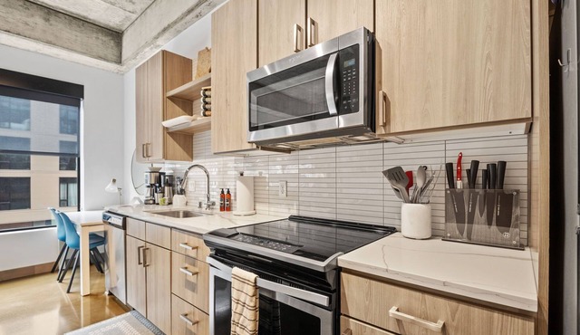 MINNeSTAY* Sable 204 | North Loop | Target Center