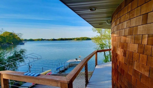 MINNESTAY * Square Bed ~ Round House | Private Beach, Lakefront, Unique Stay