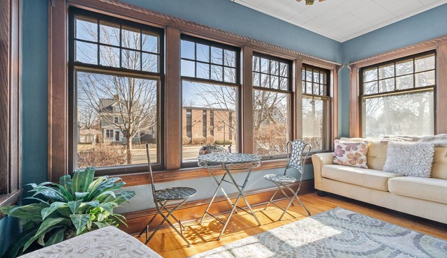 MINNeSTAY* Uptown Urban Living