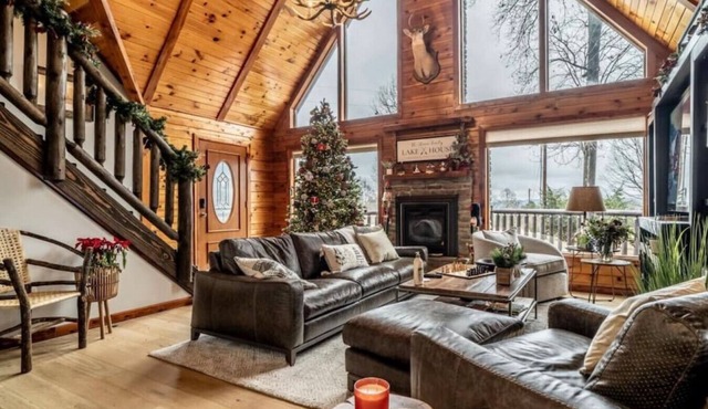 Minnies Mountain Lake House sleeps 10 Pet Friendly