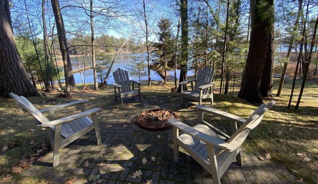 MINOCQUA CHAIN LAKEFRONT home. Permanent pier, bring your boat! Dog friendly.