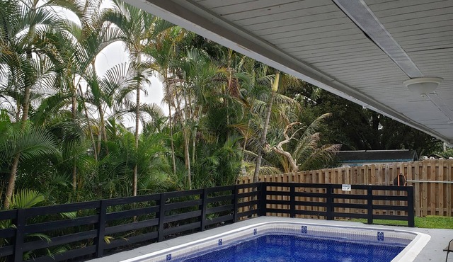 Mins away from Hard Rock Casino 3/2 W/pool& Gameroom FLL/MIA