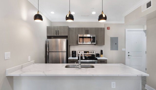 Mins from Park Circle, 1BR nr Downtown, Bars & Resturants