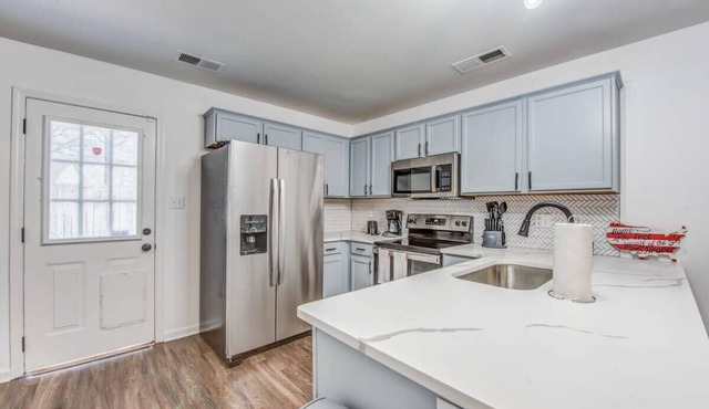 Mins to Downtown & U of Memphis! High Point Duet 2