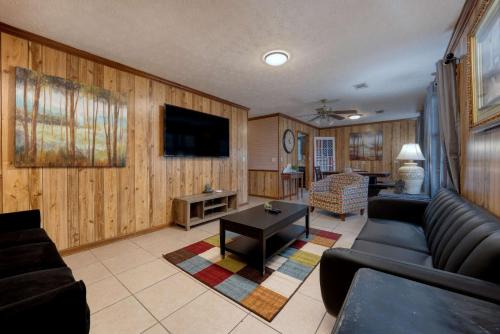 Mins to Fort Benning - The Columbus Cottage Guesthouse