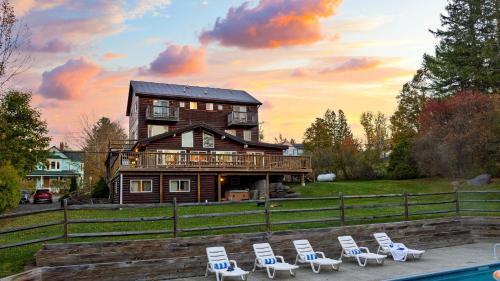 Mins to Hunter Mountain Sleeps 36 Pool Spa Games Bar Cozy Peaks Lodge by AvantStay