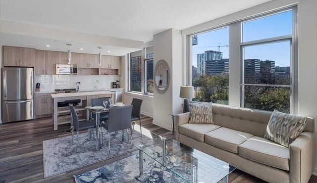 Mins to Lake Anne Plaza | In/Outdoor Yogs | Reston Town Center