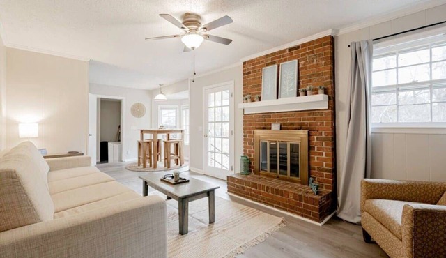 Mins to Lake Murray & Downtown - Restful Ranch