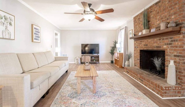 Mins to Lake Murray & Downtown! Serene on Sonning