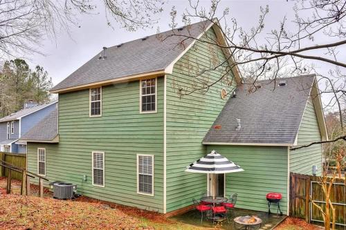 Mins to Parks Private Fenced Yard 3BR/Sleeps 6