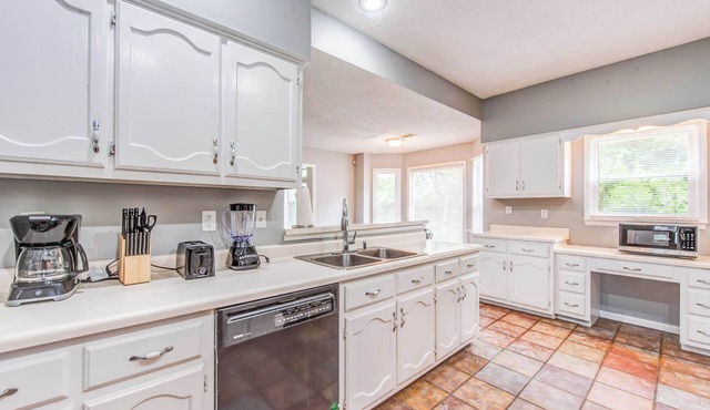 Mins to Shelby Farm Park! - Comfy in Cordova