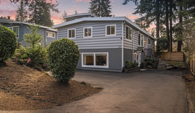 Mins to WorldCup/18 ppl/ADA/King Beds/BBQ/Fire Pit