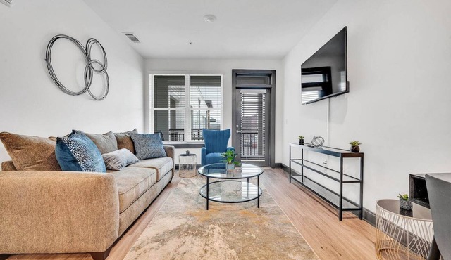 Mins➞Downtown/Med District★ Fully Stocked★24hr Gym★2Bds★2TVs