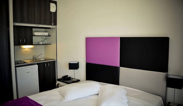 Minutes Away from Saint-Nazaire! Outdoor Pool, Pet-friendly Property!