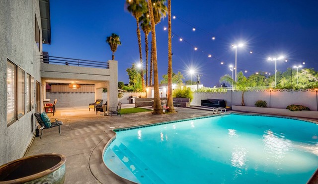 Minutes away from Las Vegas downtown and strip, phenomenal home.