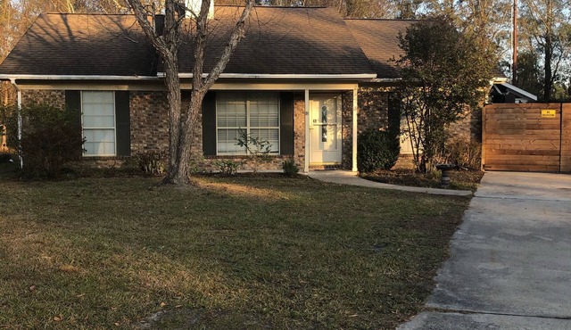 Minutes from Airport & Gulfstream