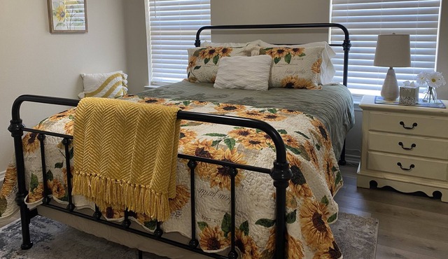 Minutes from Area Wedding Venues & Walking Distance to Historic Downtown Aubrey