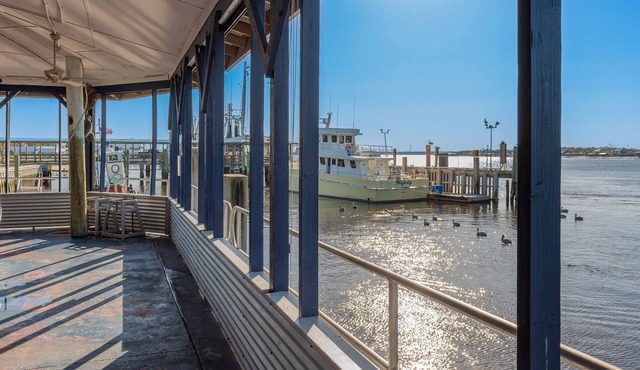 Minutes from Atlantic Beach/MAYO CLINIC/Hanna Park/Boat Ramp-Fully Remodeled!!!