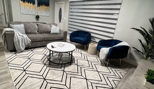 Minutes from beaches, airports & stadium.