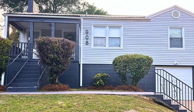 Minutes from Birmingham and Hoover! Enjoy with Family for Fun & Fellowship