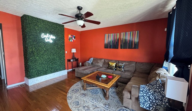 Minutes from Churchill Downs & Downtown Lou!