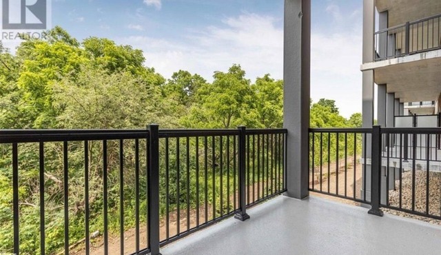 Minutes from Devils Glen Ski Hills, and a short drive to Blue Mountain!